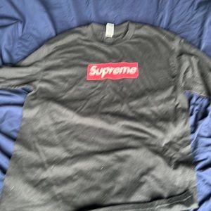 GILDAN SUPREME ( not real ) Mens long sleeve T-shirt large